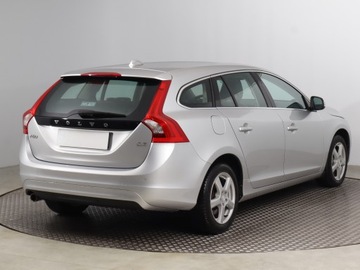Volvo V60 I Kombi Facelifting 2.0 D3 DRIVE-E 150KM 2016 Volvo V60 D3 2.0, Skóra, Navi, Klima, Klimatronic, zdjęcie 4