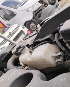 Mazda CX-7 2010 Mazda CX-7 2010r, 2.2 Diesel. 4x4. Lekko uszkodzony lewy tyl. Jezdzi., zdjęcie 23