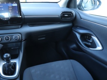 Toyota Yaris IV Hatchback 1.5 Dynamic Force 125KM 2024 Toyota Yaris 1.5 VVT-i, Salon Polska, Serwis ASO, zdjęcie 7