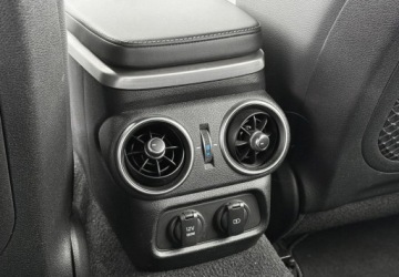 Kia Stinger Liftback 2.0 T-GDi 245KM 2019 Kia Stinger Kamera 360 GT Line Gwarancja Bezwypadkowy FVAT23, zdjęcie 29