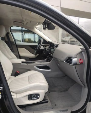 Jaguar F-Pace SUV 3.0 V6 340KM 2016 Jaguar F-Pace 3.0 SC V6 340KM AWD Portfolio 3.0 Benzyna 340KM, zdjęcie 2