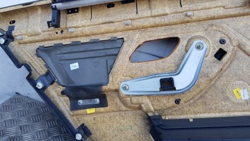 BMW E39 ОБИВКА БОКОВАЯ ЗАДНЯЯ ПРАВАЯ РОЛЬСТАВНЯ