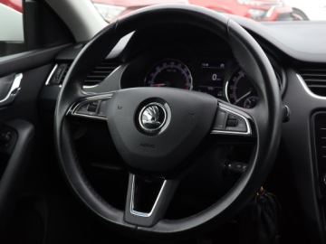 Skoda Octavia III Kombi Facelifting 1.6 TDI 115KM 2019 Skoda Octavia 1.6 TDI, Salon Polska, zdjęcie 18