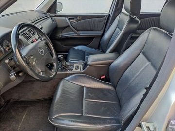Mercedes Klasa E W210 Sedan 2.6 170KM 2001 Mercedes E 240 170KM Avantgarde Xenony Skóra, zdjęcie 10