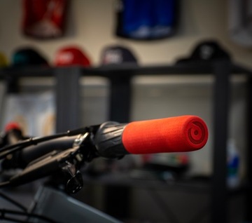 CHWYTY GRIPY ROWEROWE PIANKOWE MOMUM #1 LEKKIE 30M