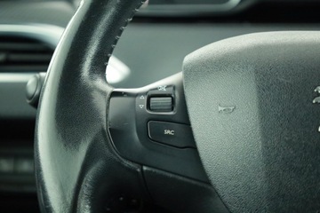 Peugeot 2008 I SUV Facelifting 1.2 PureTech 82KM 2017 Peugeot 2008 1.2 PureTech, Navi, Klima, Tempomat, zdjęcie 16