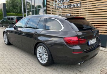 BMW Seria 5 F10-F11 Touring Facelifting 530d 258KM 2016 BMW Seria 5 BMW Seria 5 530d xDrive Luxury Line 3.0 Diesel 258KM, zdjęcie 5