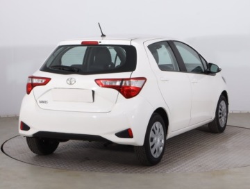 Toyota Yaris III Hatchback 5d Facelifting 2017 1.5 Dual VVT-iE 111KM 2020 Toyota Yaris 1.5 Dual VVT-i, Salon Polska, Klima, zdjęcie 4