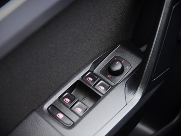 Seat Arona Crossover 1.5 TSI 150KM 2019 Seat Arona Seat Arona FR _1.5Benzyna 150 KM_Podgrzewane fotele_ Niski prze, zdjęcie 25