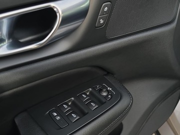 Volvo V60 II  2022 V60 B3 B Core aut, zdjęcie 11