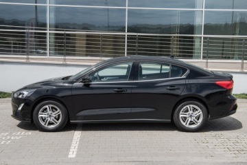 FORD FOCUS MK4 18+ НАКЛАДКИ НА ДВЕРНЫЕ РУЧКИ УГЛЕРОДНЫЙ КЛЮЧ