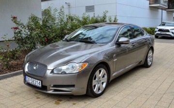Jaguar XF I Sedan 3.0D V6 S 275KM 2010