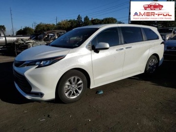 Toyota Sienna III 2021 Toyota Sienna 2021, 2.5L, 4x4, XLE, po gradobiciu