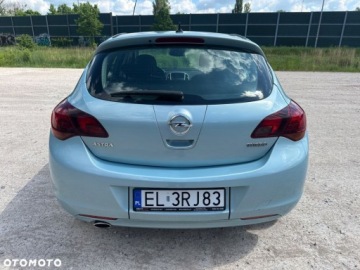 Opel Astra J Hatchback 5d 1.6 Turbo ECOTEC 180KM 2010 Opel Astra Opel Astra 1.6 Turbo Edition 1.6 Benzyna 180KM, zdjęcie 9
