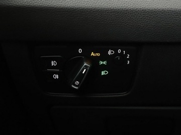 Volkswagen Passat B8 Variant 1.4 TSI ACT 150KM 2015 Volkswagen Passat panorama klima auto grzane, zdjęcie 29