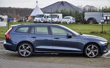 Volvo V60 II  2021 Volvo V60 Volvo V60 B3 B Geartronic Momentum Pro 2.0 Benzyna 163KM, zdjęcie 8