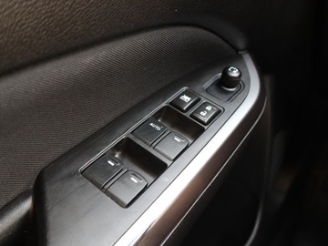 Suzuki Vitara III SUV Facelifting 1.0 BoosterJet 111KM 2019 Suzuki Vitara 1.0 BoosterJet, Salon Polska, zdjęcie 17