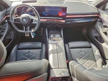 BMW Seria 5 G90-91 2024 BMW Seria 5 540xi 2024 3.0 Benzyna 335KM, zdjęcie 8