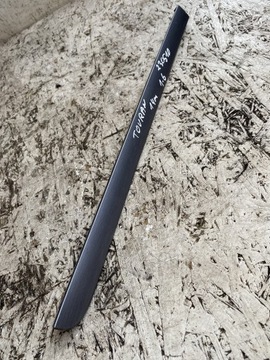 1T1858415 LIŠTA ZDOBENÁ KOKPIT 1.6 TDI 77 2014 VW TOURAN (1T3)