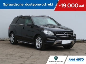 Mercedes Klasa M W166 Off-roader 350 BlueTEC 4MATIC 258KM 2011 Mercedes ML ML 350 BlueTEC, Salon Polska