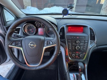 Opel Astra J Sedan 1.4 Turbo ECOTEC 140KM 2013 Opel Astra 1.4 benzyna 140KM 2013r Automat, zdjęcie 5