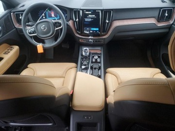 Volvo XC60 II Crossover Plug-In Facelifting 2.0 T8 455KM 2023 Volvo XC 60 Ultimate 2023 2.0l 2.0 Hybryda 455KM, zdjęcie 8