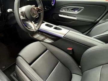 Mercedes CLA C118/X118 2025 MERCEDES-BENZ CLA 180 Sedan 1.5 (136KM) 2025, zdjęcie 4