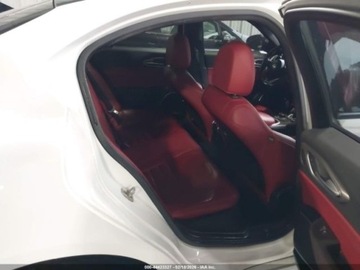 Alfa Romeo Giulia II Sedan Facelifting 2.0 Turbo 280KM 2020 Alfa Romeo Giulia Ti Sport 2020 2.0 Benzyna 280KM, zdjęcie 12