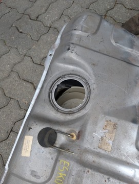 NÁDRŽ PALIVA FORD ESCORT V 16 SEDAN