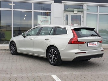 Volvo V60 II  Kombi 2.0 D3 150KM 2020 Volvo V60 Momentum Pro, zdjęcie 6