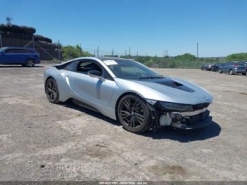 BMW i8 2015 BMW i8 2015 BMW I8 1.5 Hybryda Plug-in 336KM, zdjęcie 1
