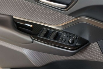 Toyota C-HR I Crossover Facelifting 1.8 Hybrid 122KM 2020 Toyota C-HR 1.8 Hybrid Executive 1.8 Hybryda 122KM, zdjęcie 11