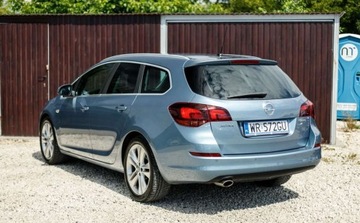 Opel Astra J Sports Tourer 1.4 Turbo ECOTEC 140KM 2011 Opel Astra 1.4T 140KM Led Xenon PDC Climatronic serwis ASO Alu 1.4 Benzyna, zdjęcie 15