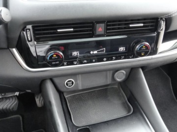 Nissan Qashqai III Crossover 1.3 DIG-T MHEV 158KM 2023 Nissan Qashqai Navi Full Led Alu 18 Digital Kamery 360 Panorama Keyless Go, zdjęcie 10