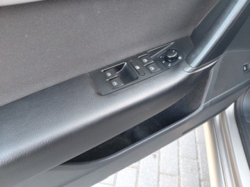 Volkswagen Passat B7 Variant 2.0 TDI CR DPF BlueMotion 140KM 2014 Volkswagen Passat Grzane fotele Klimatronik 2xPDC Alu Tempomat Hak 2.0, zdjęcie 9