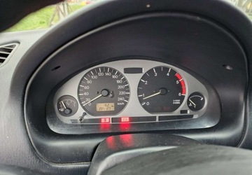 Mitsubishi Carisma Sedan 1.9 DID 102KM 2002 Mitsubishi Carisma Mitsubishi Carisma 1.9 Diesel 102KM, zdjęcie 17