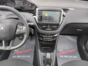 Peugeot 208 I Hatchback 5d Facelifting 1.2 PureTech 82KM 2017 Peugeot 208 Allure Navi Kamera Panorama Podgrzewane fotele Elektryka PDC A, zdjęcie 21