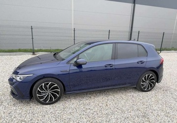 Volkswagen Golf VIII Variant 1.5 eTSI 130KM 2021 Volkswagen Golf 1.5 TSI R-Line 130 KM 2021r Warszawa 1.5 Benzyna, zdjęcie 9