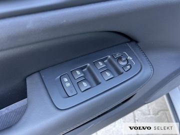 Volvo V60 II  Kombi Facelifting 2.0 B4 B 197KM 2024 Volvo V60 V60 B4 B Plus Dark Pakiet Climate Driver, zdjęcie 17