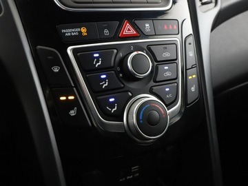 Hyundai i30 II Wagon Facelifting 1.4 MPI 100KM 2016 Hyundai i30 klimatyzacja multifunkcja grzane, zdjęcie 23