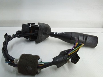 C697 PŘEPÍNAČ SMĚROVKA EPICA 96645165