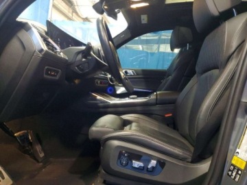 BMW X7 2024 BMW X7 M60i 2024 4.4 Benzyna 523KM, zdjęcie 7