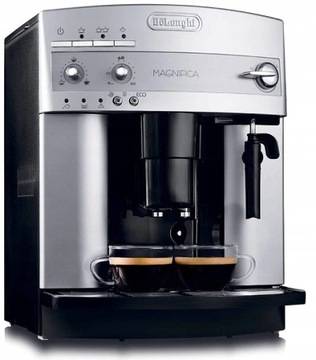 Кофемашина под давлением с насадкой для приготовления пены DeLonghi Magnifica ESAM3200.S