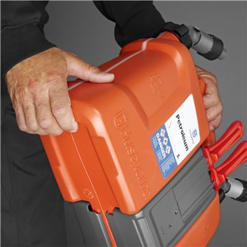 Husqvarna Combi 5л + канистра 2,5л с насадками