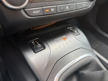 Toyota Avensis III Wagon Facelifting 2015 2.0 D-4D 143KM 2015 Toyota Avensis 2.0 D-4D Premium III (2009-) Toyota, zdjęcie 16