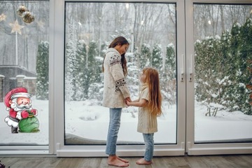 РОЖДЕСТВЕНСКАЯ наклейка на окно САНТА_4