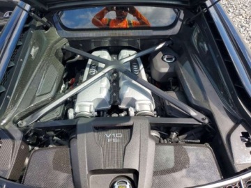 Audi R8 II Coupe 5.2 V10 Plus 610KM 2017 Audi R8 Coupe 5.2 Plus Quattro 2017 5.2 Benzyna 610KM, zdjęcie 3