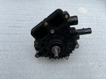 Pompa wody termostat obudowa Can-Am Spyder F3