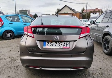 Honda Civic IX Hatchback 5d 1.8 i-VTEC 142KM 2013 Honda Civic 2013r, SALON POLSKA. 1.8 Benzyna. Lekko uszkodzony lewy bok. J, zdjęcie 17