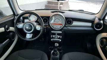 Mini One II Hatchback 1.4 95KM 2008 MINI ONE 1,4 benzyna 95 KM klima zarejestrowany 1.4 Benzyna 95KM, zdjęcie 17